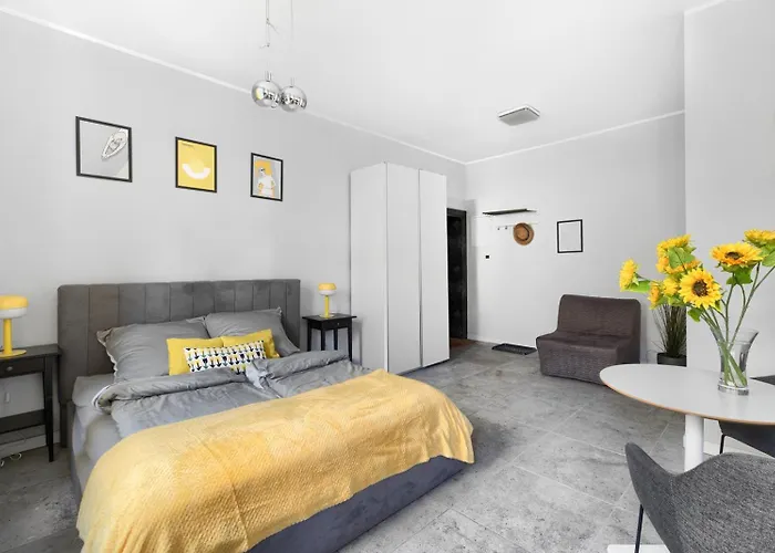 Spacious In The Heart Of Apartment